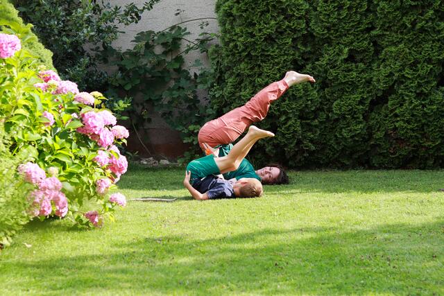 Yoga stärken die Konzentration und Koordination zu dem kann man sich entspannen und es macht viel Spaß.  | Foto: Stadtmarketing Hall in Tirol