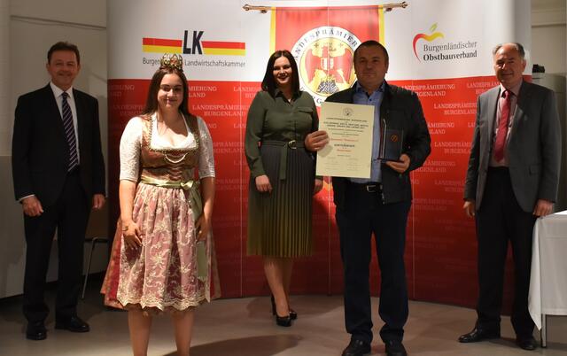 Auszeichnung bei der Landesprämierung für Obstverarbeitungsprodukte für den Weinbrand der Brennerei "Romanello" | Foto: LK Burgenland