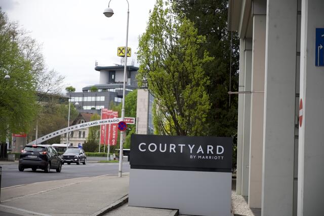 Vorübergehend wird das "Courtyard Marriott" zur Corona-Schnelltest-Station. | Foto: Baumgartner/BRS