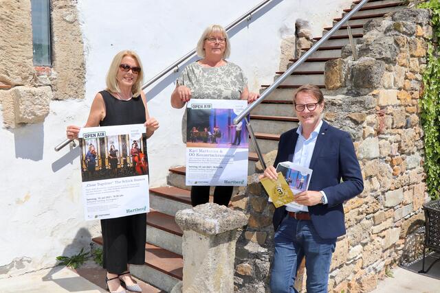 Rita Schreiner, Sieglinde Tunner und Bgm. Marcus Martschitsch präsentierten die Hartberger Kultur-Highlights für den Sommer. | Foto: Alfred Mayer