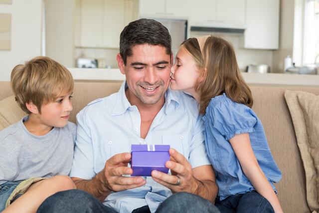 Zum Vatertag am 13. Juni wünschen wir Papa natürlich nur das Beste, in erster Linie aber ganz viel Gesundheit. | Foto: Foto: wavebreakmedia/shutterstock.com