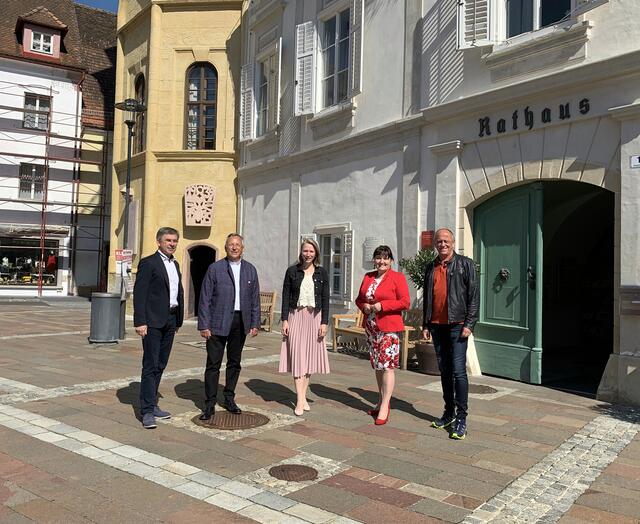 Manuela Khom (2.v.r.) zu Gast in Bad Radkersburg.  | Foto: Julia Majcan