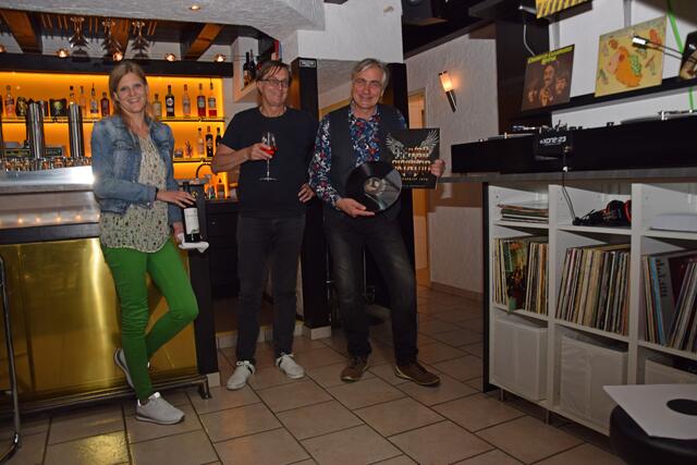 Seit 20. Mai gibt es mitten in Deutschlandsberg ein einzigartiges Angebot für Liebhaber guter analoger Musik vom Plattenspieler: das "Vinyl".  | Foto: Kleindinst