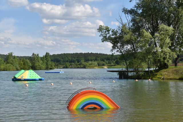 Für Kinder wird demnächst eine neue Wasserrutsche errichtet. | Foto: Martin Wurglits