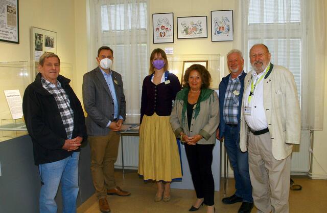Die „Prominenz“ war von der Ausstellung sehr beeindruckt.  OV Fanta, LAbg. Kaufmann, STR Pöschl, OV Balaska, GR a.D. Hava, Prof. Chlebecek
 | Foto: Archiv Museum Kierling / Hans Ludwig