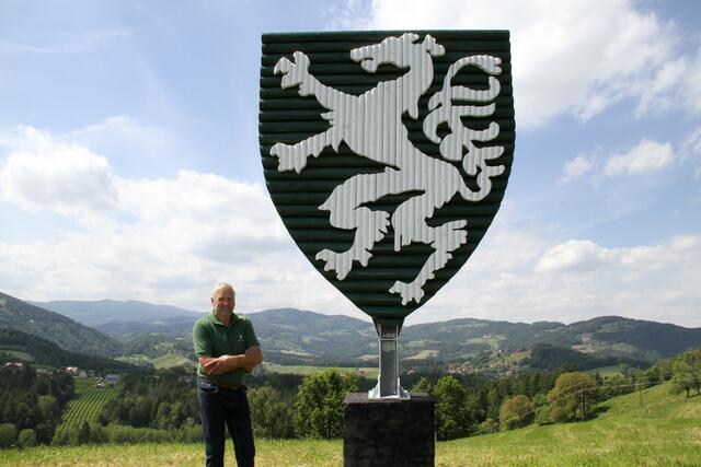 Diesen schönen und vor allem nachhaltigen Steirischen Panther hat Rupert Fürpaß aus Pörbach geschaffen. Gibt es nicht, gibt es für ihn und Sohn Manfred einfach nicht... | Foto: Josef Fürbass