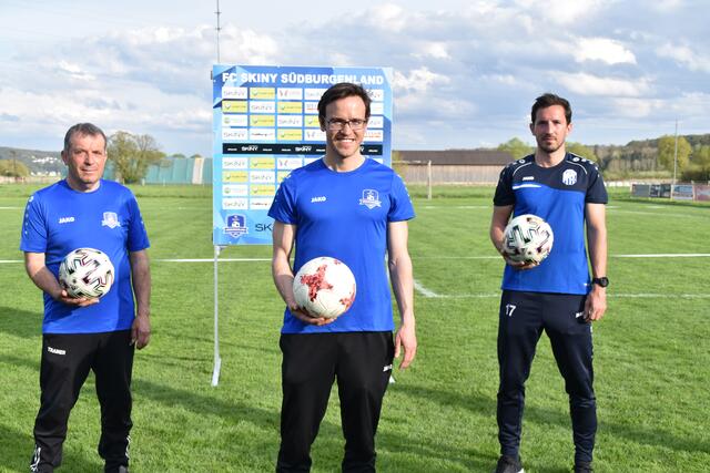 Nach geschafftem Klassenerhalt zieht sich das kurzzeitige Trainertrio vom FC SKINY Südburgenland wieder zurück: Harald Rehberger, Joachim Steiner, Michael Thek | Foto: Michael Strini