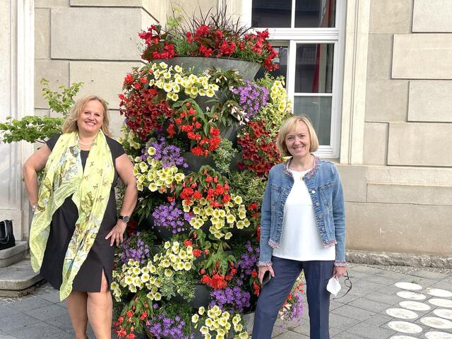 Vzbgm. Helga Sams freut sich, dass gemeinsam mit Claudia Eichler das Projekt HeArtBeat in Leibnitz umgesetzt werden kann.  | Foto: Brigitte Gady