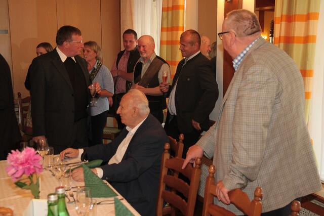 Geistlichkeit mal zwei: Pfarrer Franz Neumüller und Vorgänger Lorenz Möstl
