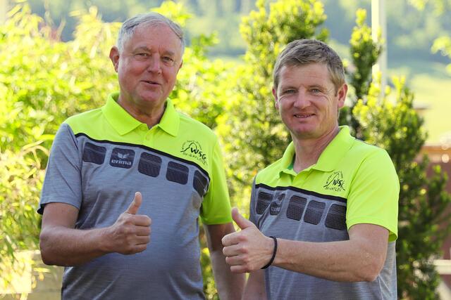 Gerhard Stütz (li.) und Helmut Stubauer freuen sich über den Erfolg der Lauf- und Radchallenge. Jetzt geht es an die Planungen der Gipfelchallenge, die ab 1. Juli für alle Wanderbegeisterten startet. | Foto: WSG/Stephan Schönberger