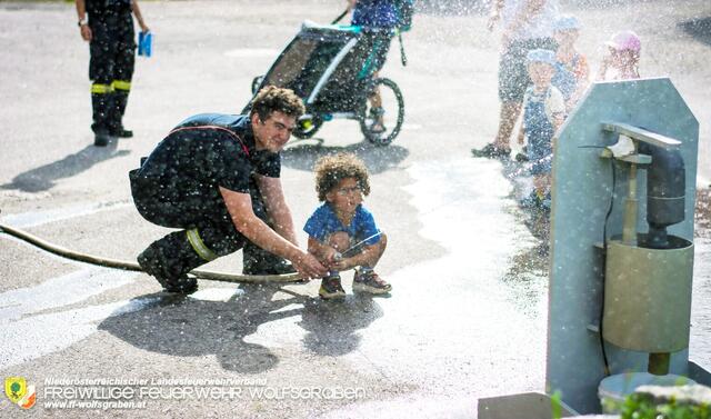 Letztes Jahr gab's beim Ferienspiel in Wolfsgraben einen "Blaulichttag". Dabei wurden Feuerwehr, Rettung und Polizei kennengelernt. | Foto: FF Wolfsgraben