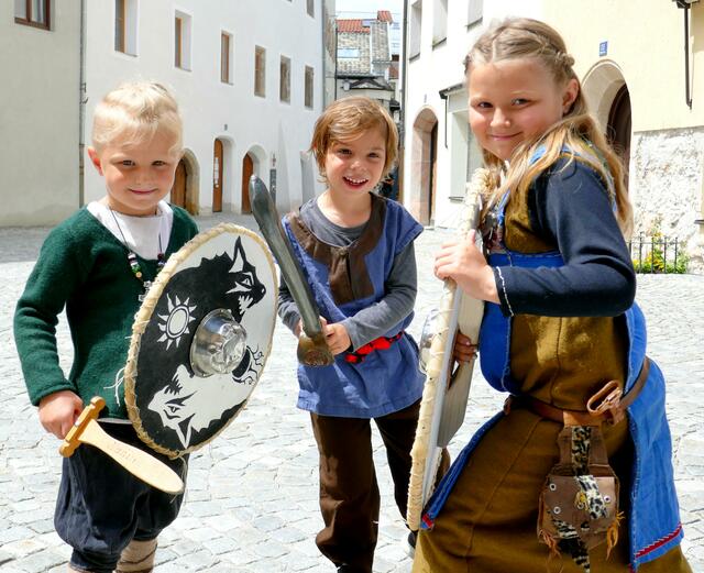 Am 6. Juni fand im Brauhaus Rattenberg das Mittelalterfestival im kleinen Kreis statt. Jung und Alt hatten viel Freude. | Foto: Haun