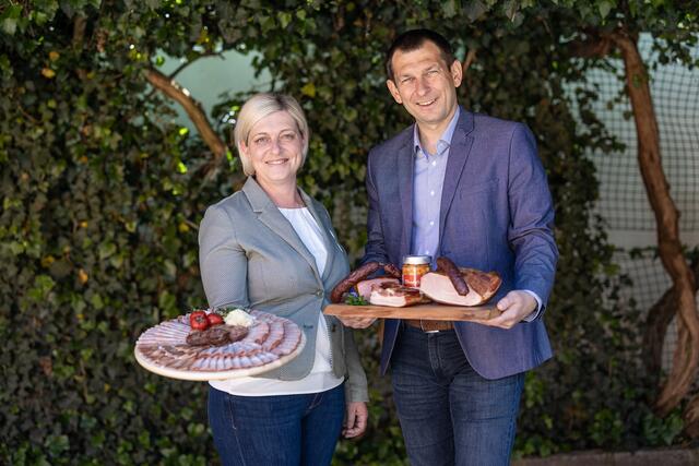 Angelika und Martin Spirk führen nun den Hofladen Thamhesl. | Foto: Spirk