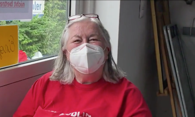 Obfrau Rita Hodny ist mittlerweile schon Flohmarkt-Profi.