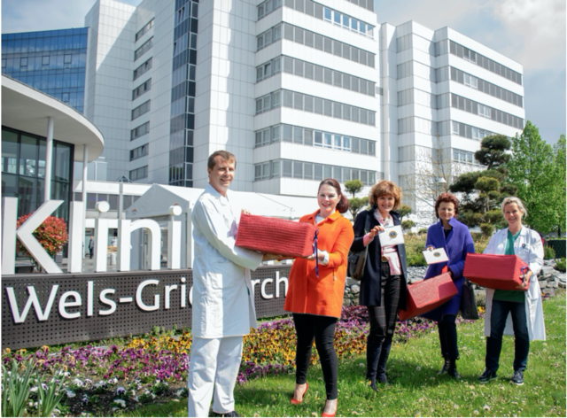 Johann Knotzer, Leiter der Anästhesiologie und Intensivmedizin, Claudia Lehner-Linhard (Präsidentin Lions Club Wels Leonessa), Renate Treul,
Erika Sengstschmied, Heidemarie Hattinger (Stationsleitung OP-Intensiv 1). | Foto: Klinikum Wels-Grieskirchen
