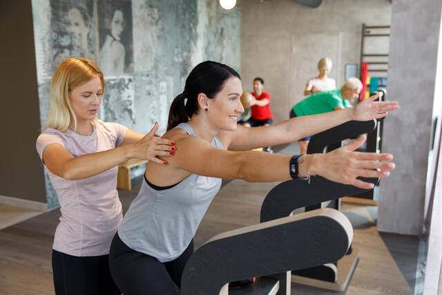 "Trainieren mit Vernunft" heißt das Motto im Fitnessstudio "Das Hantelfrei". Schwere Gewichte braucht es dazu nicht. | Foto: Hantelfrei