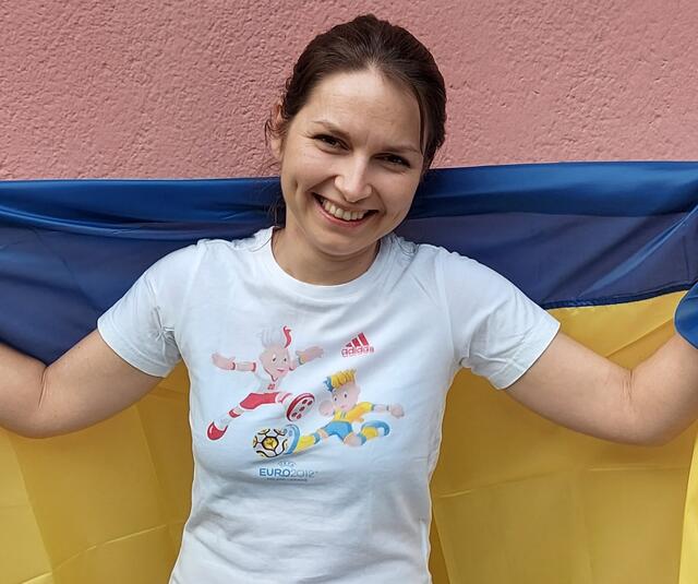 Fußballfans aus allen EM-Nationen sind in Graz vertreten: So etwa Galyna Skotnik aus der Ukraine. | Foto: kk