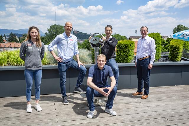 Freuen sich auf einen sportlichen Juni: Johanna Färber, Johnny Ertl, Kurt Hohensinner, Waldemar Zelinka (hinten, v.l.), Markus Pichler (vorne) | Foto: Stadt Graz/Fischer