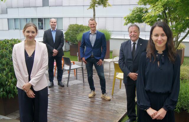 v.li.: Christiane Rau,Peter Hehenberger, Alexander Brendel-Schauberger, Gerald Reisinger, Kristiana Roth.  | Foto: FH OÖ