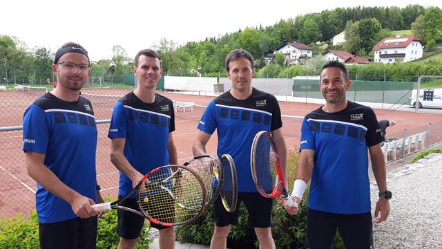 Die erfolgreiche Mannschaft aus Nußbach: Michael Bibermayr, Stefan Klaffenböck, Andreas Gruber, Kilian Wammes. (v.li.)
