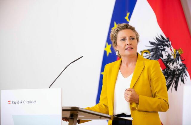 Die für Kultusfragen zuständige Ministerin Susanne Raab (ÖVP) sprach von einer sinnvollen Weiterentwicklung.