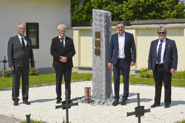 Frisch restauriert präsentiert sich das Denkmal im Ehrenteil des Ansfeldner Freidhofs. | Foto: Stadtarchiv Ansfelden