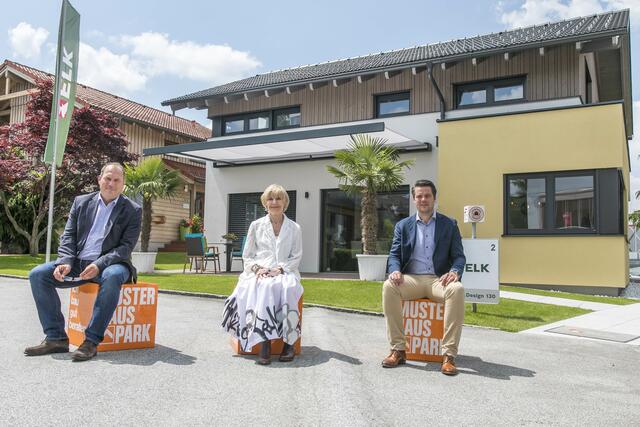 Jakob Reiter, GF Musterhauspark, Helene Karmasin, Meinungsforscherin und Thomas Scheriau, GF von ELK. | Foto: Musterhauspark