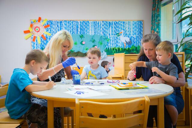 Der Stadt Leoben liegt viel daran, die Vereinbarkeit von Familie und Beruf optimal zu gestalten. Das Angebot an Kinderbetreuungseinrichtungen ist in der Montanstadt deshalb bereits sehr gut, weitere Möglichkeiten werden geschaffen.  | Foto: Foto Freisinger