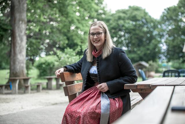 Die Tracht: In Zusammenarbeit mit Trachten Strohmaier und der Schneiderei Christine Schrottenbacher aus St. Veit/Glan wurde die neue Tracht kreiert.