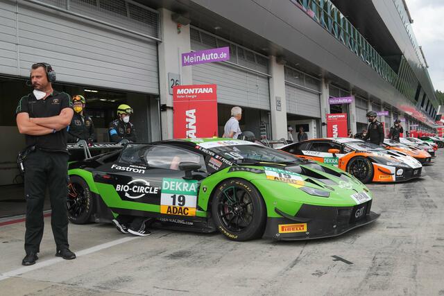 Gottfried Grasser überwacht persönlich jede Tätigkeit seines Lamborghini Team's.