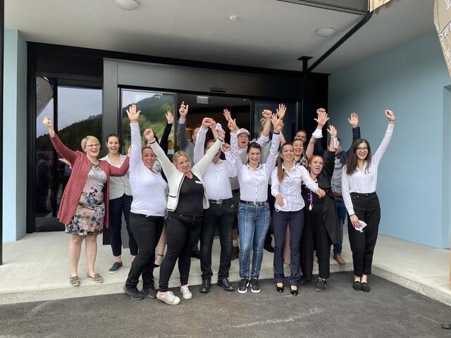 Das Team von COOEE alpin Hotel Bad Kleinkirchheim ist sichtlich motiviert