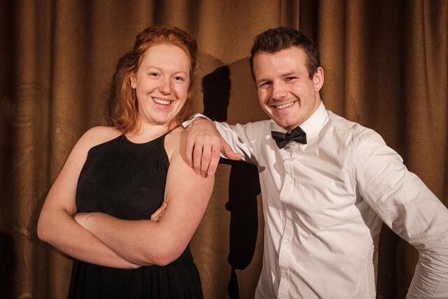 Feierten Premiere mit ihrem ersten abendfüllenden Kabarettprogramm: Duo Ananas | Foto: Alexander Danner