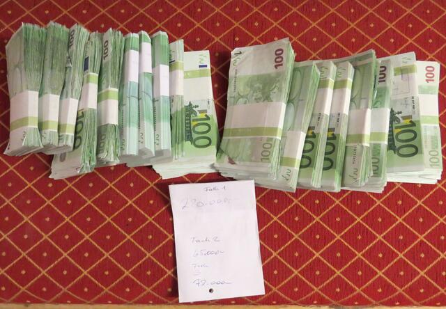 Bargelder in der Höhe von über 780.000 Euro sollen im Safe gelegen haben.