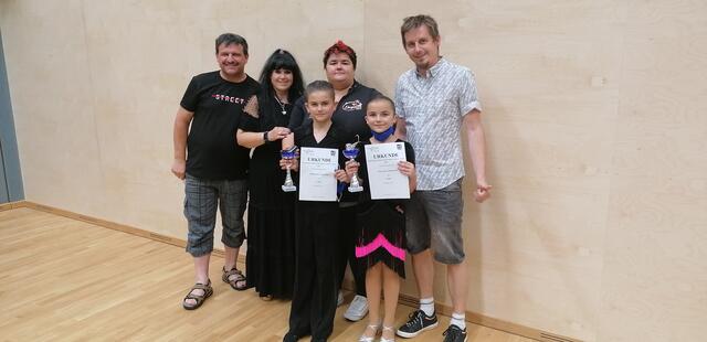 Familie Schwar mit Elisabeth Fandl und Karlheinz Keusch sind stolz auf ihre neuen Meister.