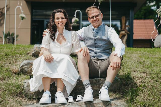 Denise und Florian Faist sagten am 4. Juni „Ja“. | Foto: Christof Hütter