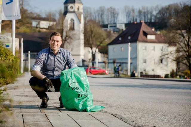 Umwelt-Landesrat Stefan Kaineder freut sich über die Rekordbeteiligung bei der „Hui statt Pfui“-Flurreinigungsaktion.