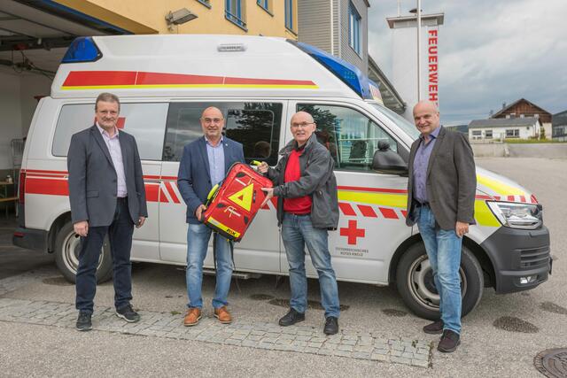 Franz Zeilinger, Bürgermeister Heinz Leprich, Vizebürgermeister Stefan Wolkerseder und Norbert Brettbacher (v.l.).