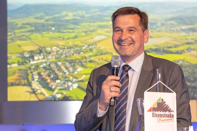 Der frisch gewählte Eisenstraße-Obmann Werner Krammer: „Ich freue mich auf die Zusammenarbeit mit den 24 Gemeinden im Erlauftal und im Ybbstal. Gemma’s an!“
 | Foto: Theo Kust/imagefoto.at