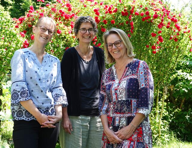 Gerlinde Blemenschitz-Kramer, Christine Nebosis und Karin Komosny laden zur Sommerfrische nach Neulengbach ein.