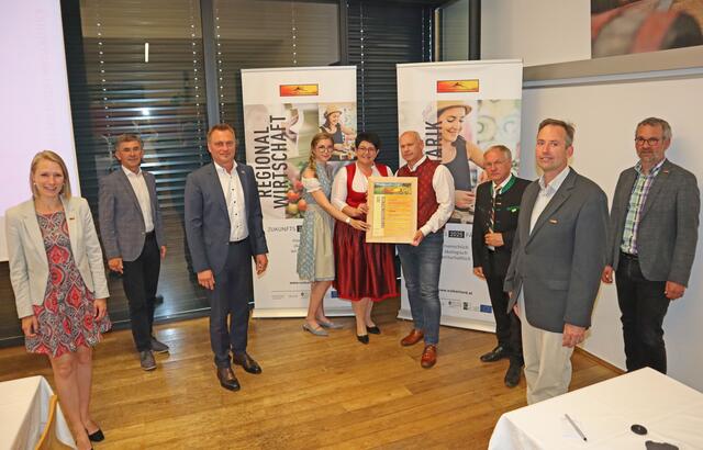 Innovationspreis 2021: Den dritten Platz holten Hannes und Daniela Lang aus Riegersburg.