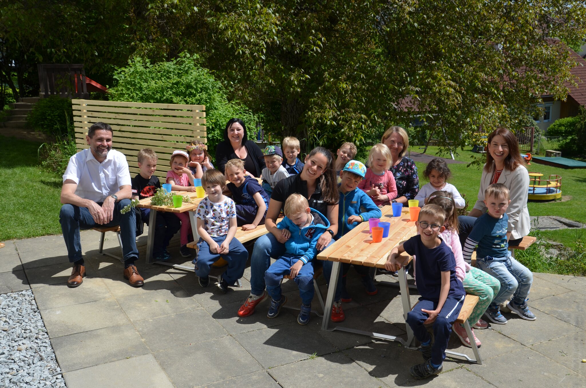 Neue Tischgarnituren: Kindergärten Rohrbach und Berg nun neu