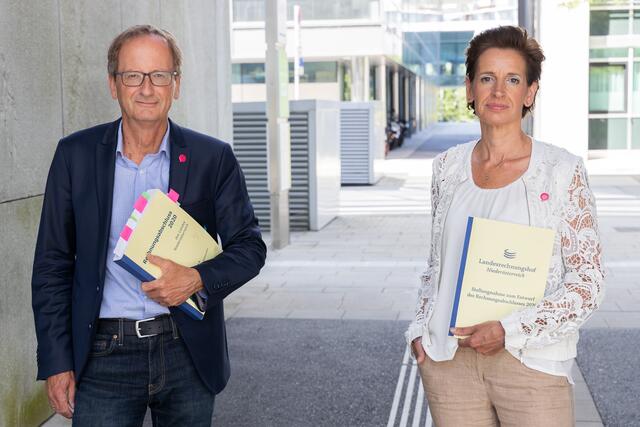 NEOS-Budgetsprecher Helmut Hofer-Gruber und NEOS-Landessprecherin Indra Collini. | Foto: Karl Stadler