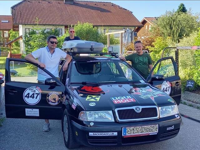 Das Team „Die Schöneringer“ kurz vor der Abfahrt.
