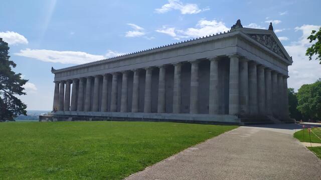 Die Gedenkstätte Walhalla in Donaustauf im bayerischen Landkreis Regensburg. | Foto: Aina Geber