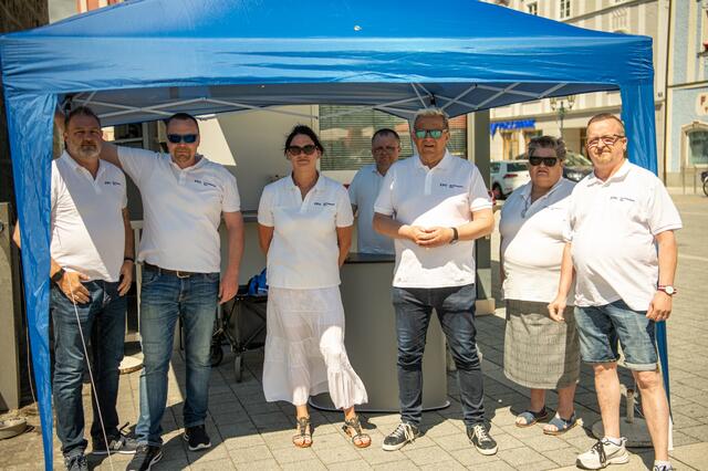 Die FPÖ Enns war am Vatertagswochenende zweimal am Ennser Hauptplatz anzutreffen. | Foto: FPÖ Enns