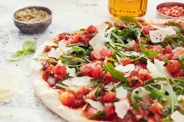 Die Pizza Bruschetta ist eine der meist bestellten bei Vapiano. Sie bleibt natürlich weiterhin im Angebot. | Foto: Vapiano Österreich