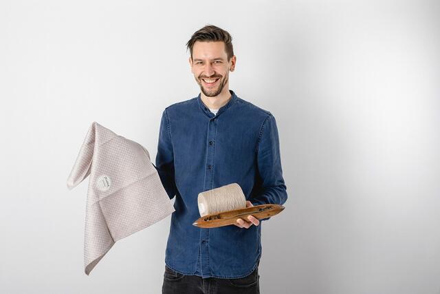 Leinenweber Christoph Kobler aus Helfenberg | Foto: Flora Fellner Fotografie