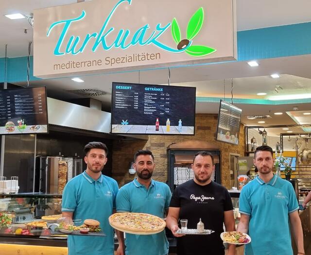 Das Team von Turkuaz freut sich sehr, die Gäste wieder mit ihren mediterranen Spezialitäten verwöhnen zu können.