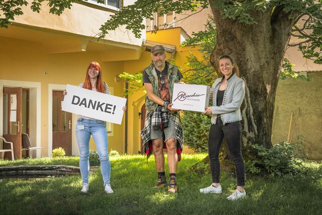 Marcher Fleischwerke versorgen Klagenfurter Tagesstätte für Wohnungslose der Caritas Kärnten regelmäßig und kostenlos mit Fleisch- und Wurstwaren.