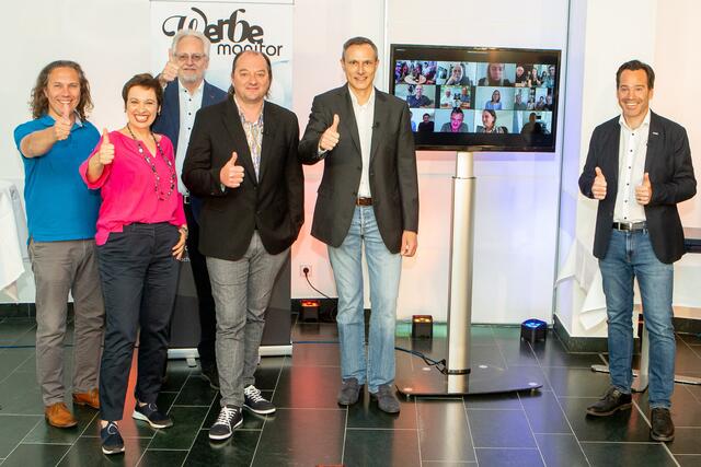 Andreas Roffeis (Juryleitung Goldener Hahn), Sabine Wolfram (CR werbemonitor.at), Helmut Sojak (Jurymitglied), Wolfgang Kessler (Organisation Goldener Hahn), Clemens Grießenberger (GF FG Werbung &amp; Marktkommunikation), Andreas Kirnberger (Obmann FG Werbung &amp; Marktkommunikation)
 | Foto: Leadersnet/Mikes